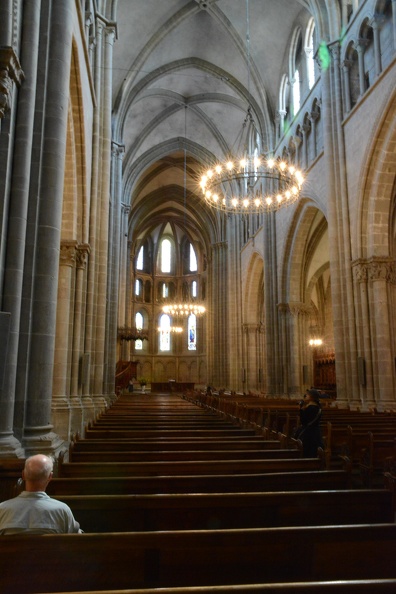 Cathedral of St Pierre Nave.JPG